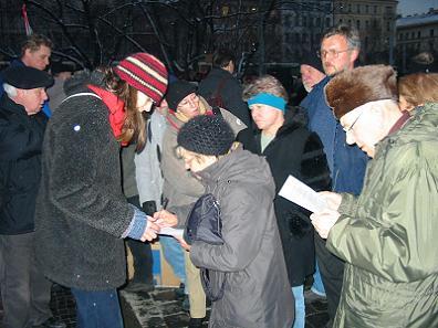 People read background information about the Peace Plan and sign the Plan<br>